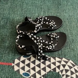 Checkered Chaco, classic hiking sandal, cubit black, size 9